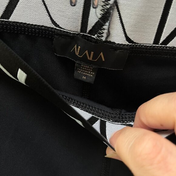 Alala‎ Black Logo spellout leggings- Size M - Picture 5 of 5